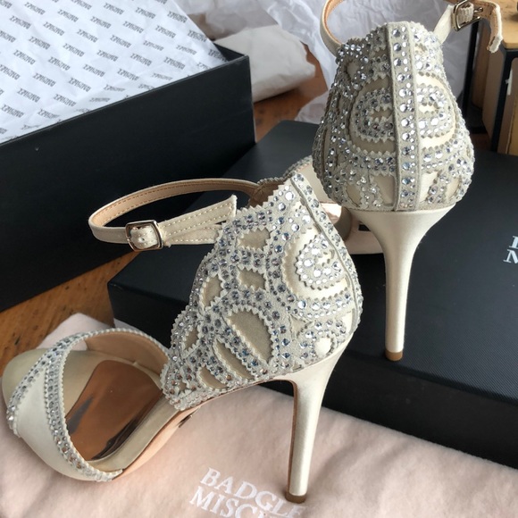 Badgley Mischka Roxy Ankle Strap Evening Shoe IVORY - Picture 14 of 17